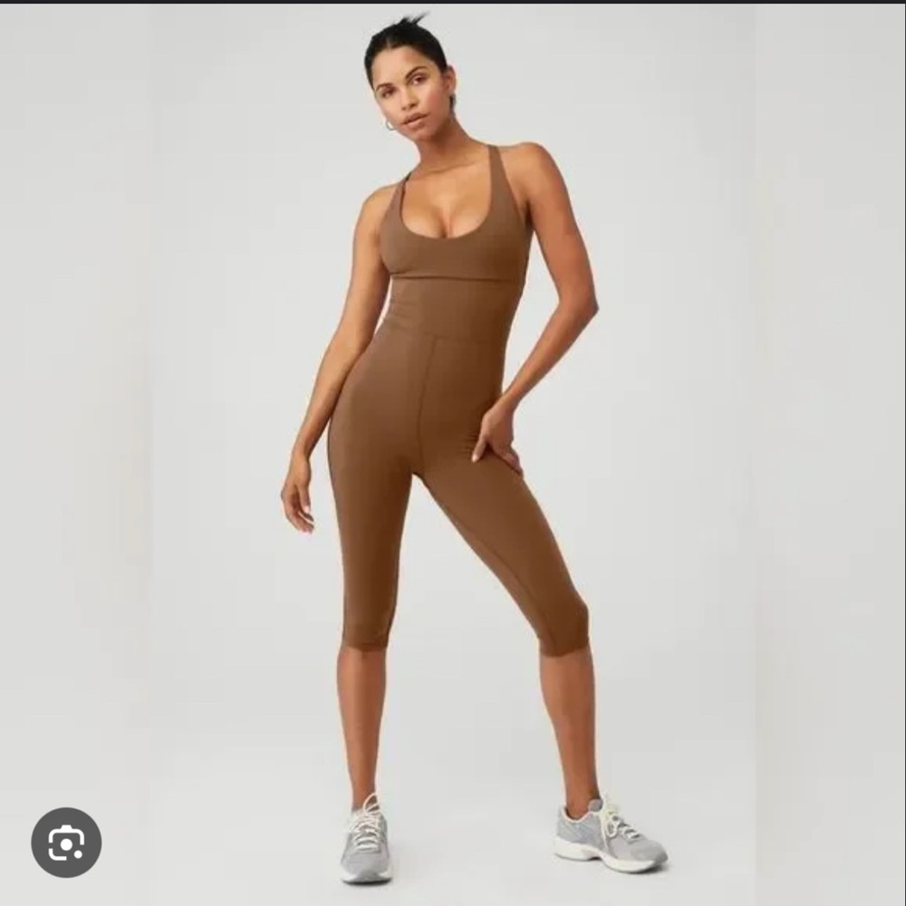 Airbrush physique onesie